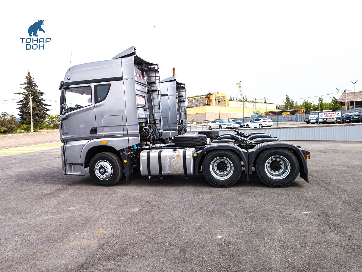 СЕДЕЛЬНЫЙ ТЯГАЧ FAW ORYX 6×4